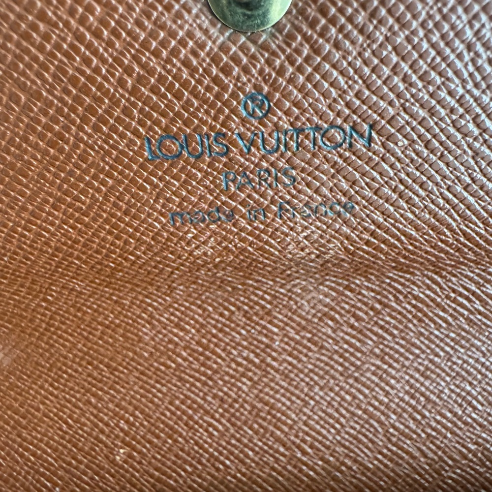 Authentic Louis Vuitton Monogram Wallet. Very good preloved condition. - Picture 8 of 11